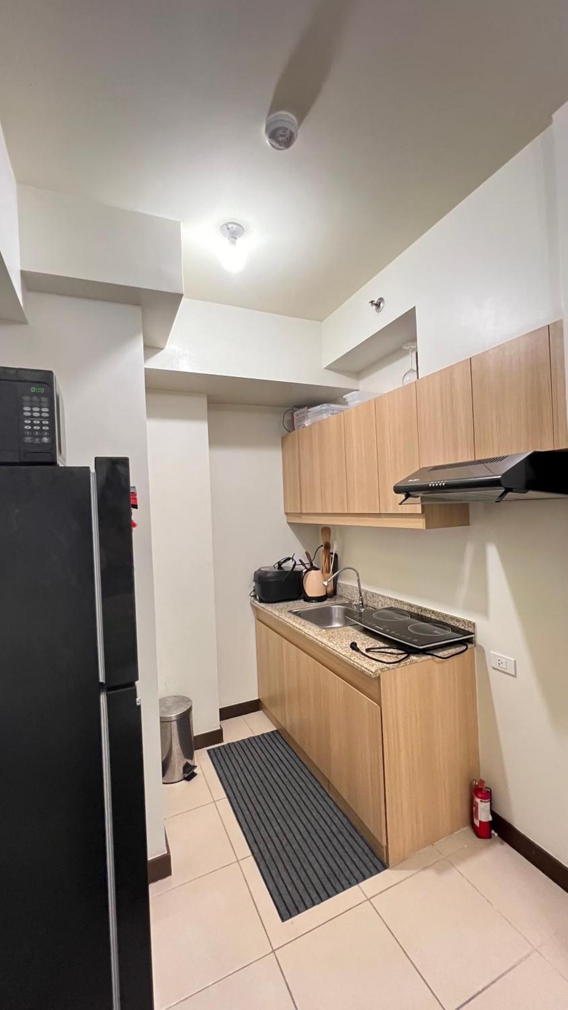 Brixton Place, Weston Tower Manila Exterior foto